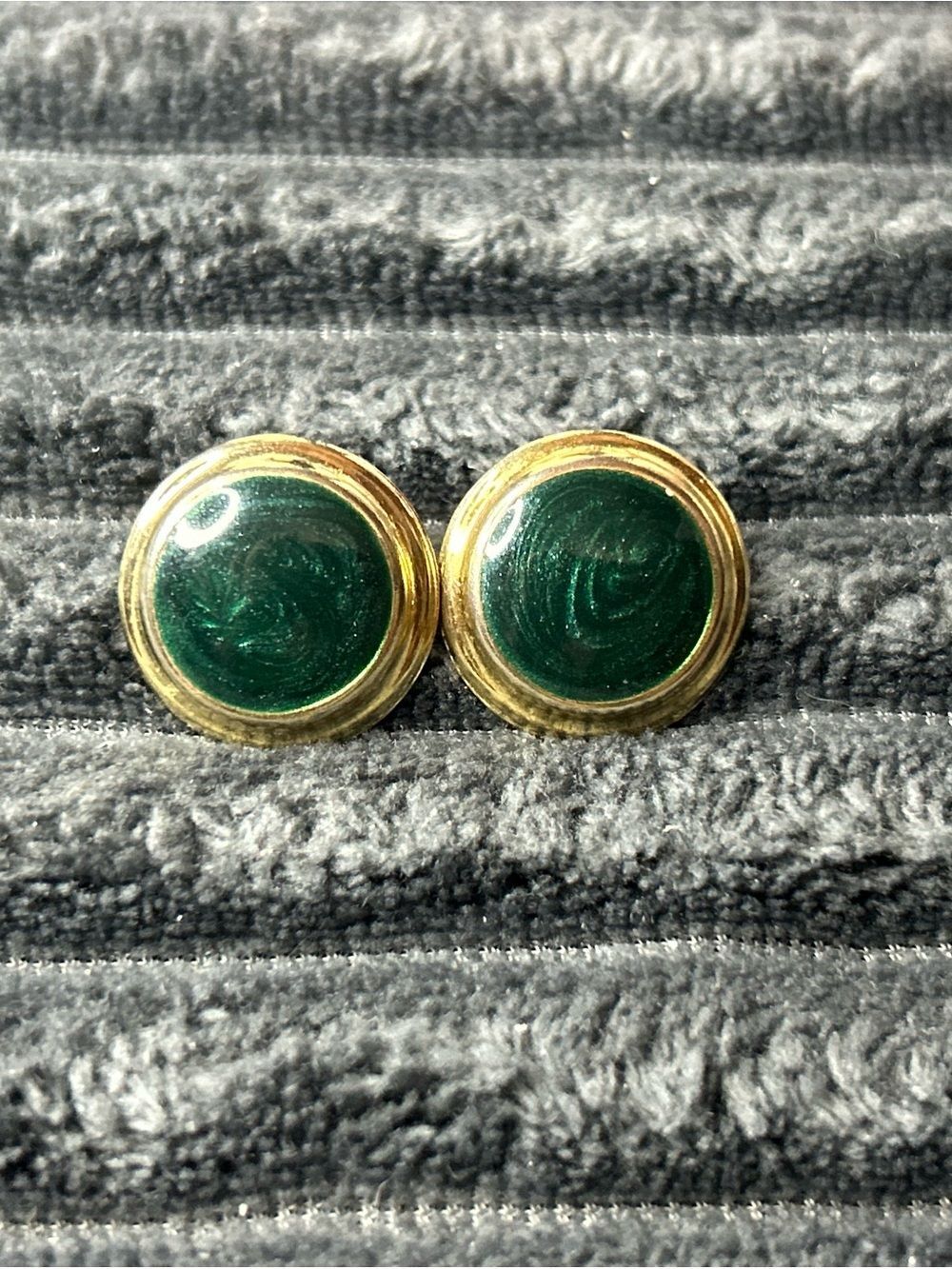 Vintage Gold Tone Forest Green Swirl Enamel Round Stud Earrings